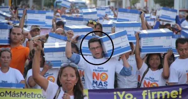 Foto: Carlos Caicedo (en un círculo), en una protesta contra el Canal.