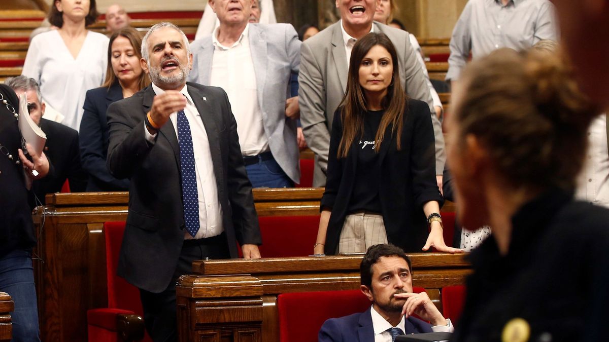 La detención de los CDR desata una intensa bronca en el Parlament catalán