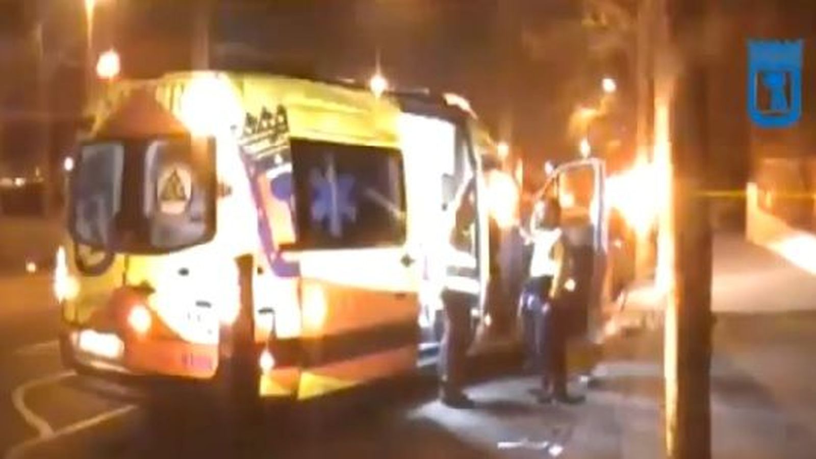Foto: La ambulancia llega al lugar del incidente.
