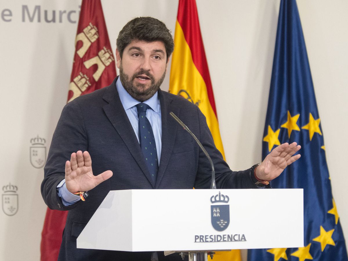 Foto: El presidente de la Región de Murcia, Fernando López Miras, en rueda de prensa. (EFE/Marcial Guillén)