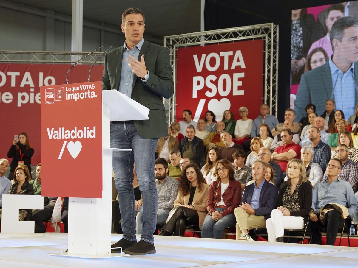 Foto: El secretario general del PSOE y presidente del Gobierno, Pedro Sánchez, este domingo durante un mitin del PSOE en Valladolid. (EFE/Nacho Gallego)