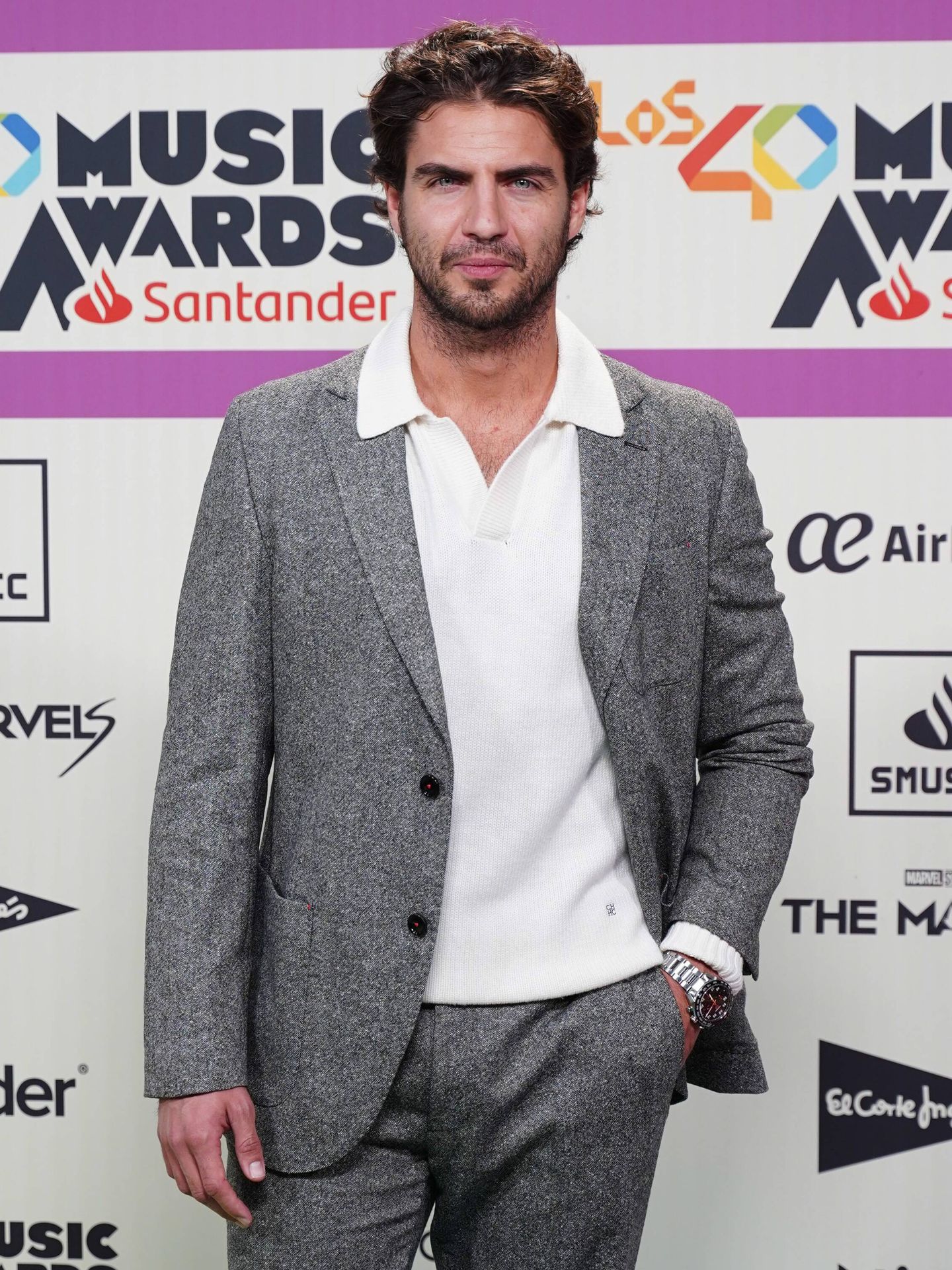 Maxi Iglesias en la alfombra roja de LOS40 Music Awards 2023. (CP)