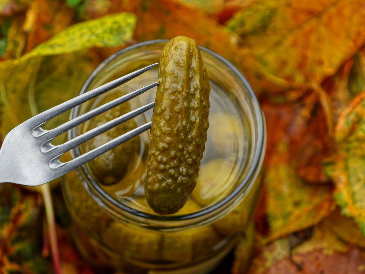 Foto: Convierte los pepinillos en vinagre en tu snack ideal. (iStock)