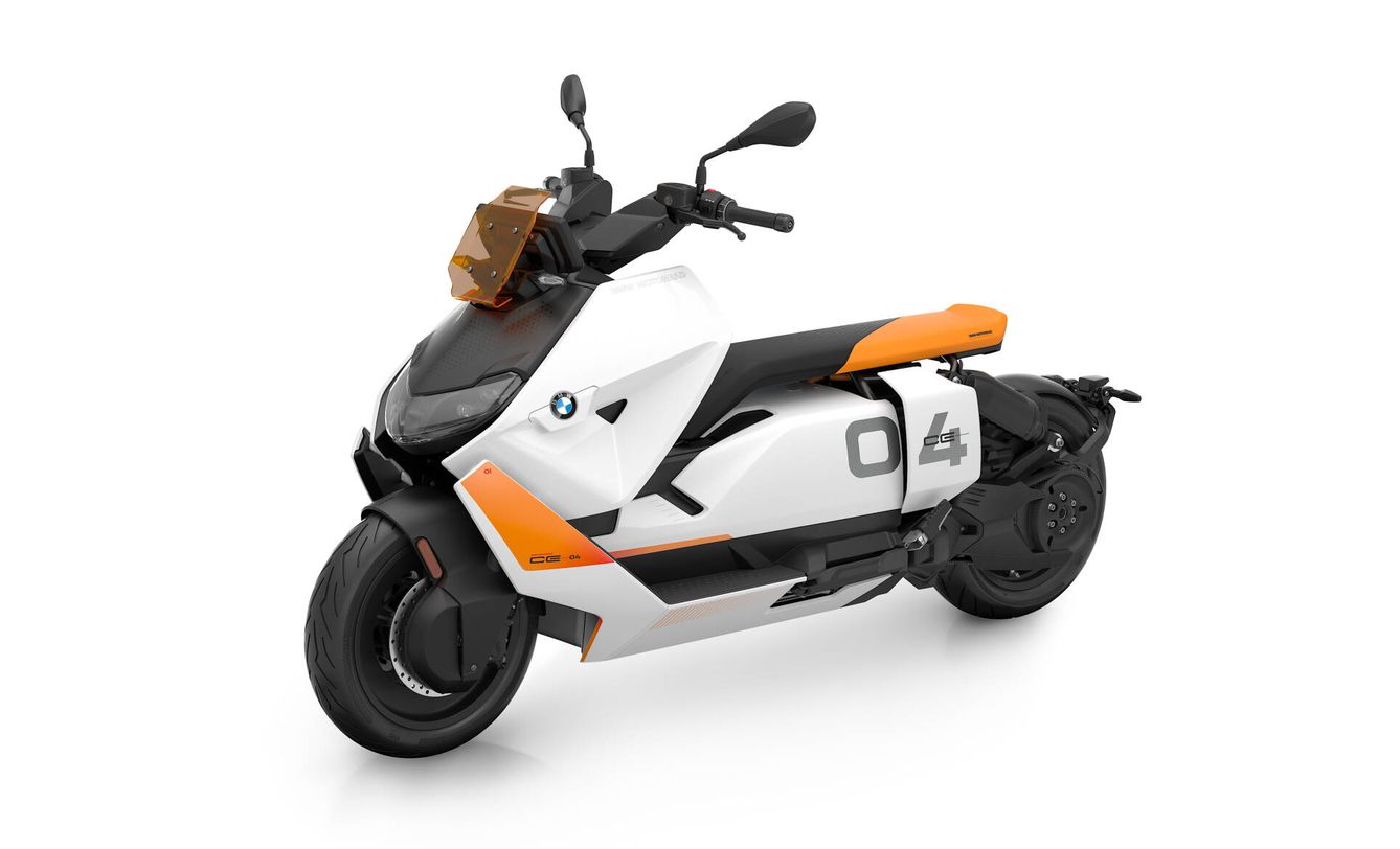 El scooter eléctrico CE 04 cuenta con los modos de funcionamiento Eco, Rain y Road, más un cuarto programa, Dynamic, que es opcional.