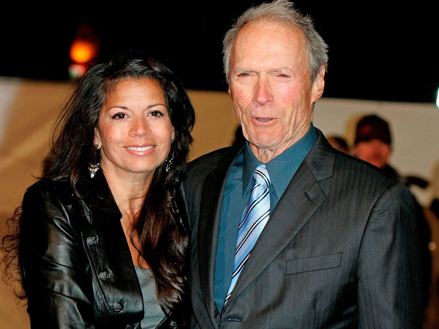 Clint Eastwood y Dina Ruiz (Gtres)