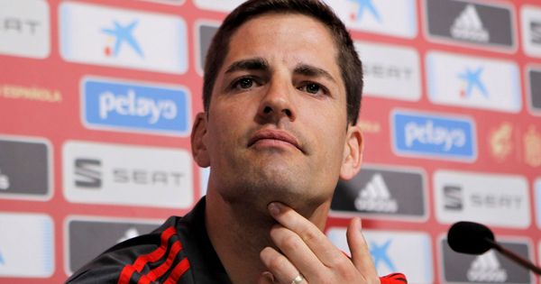 Foto: El seleccionador español de fútbol, Robert Moreno, durante una conferencia de prensa. (Efe)