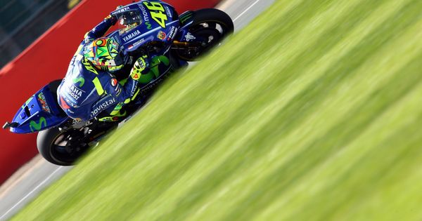 Foto: Valentino Rossi corriendo en Silverstone. (EFE)
