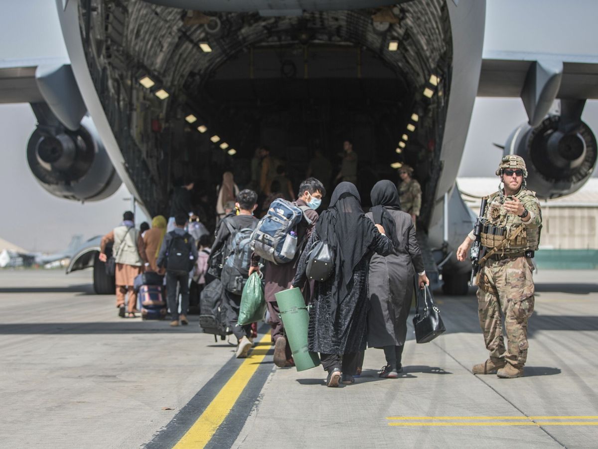 Foto: Evacuación estadounidense del aeropuerto de Kabul. (EFE)
