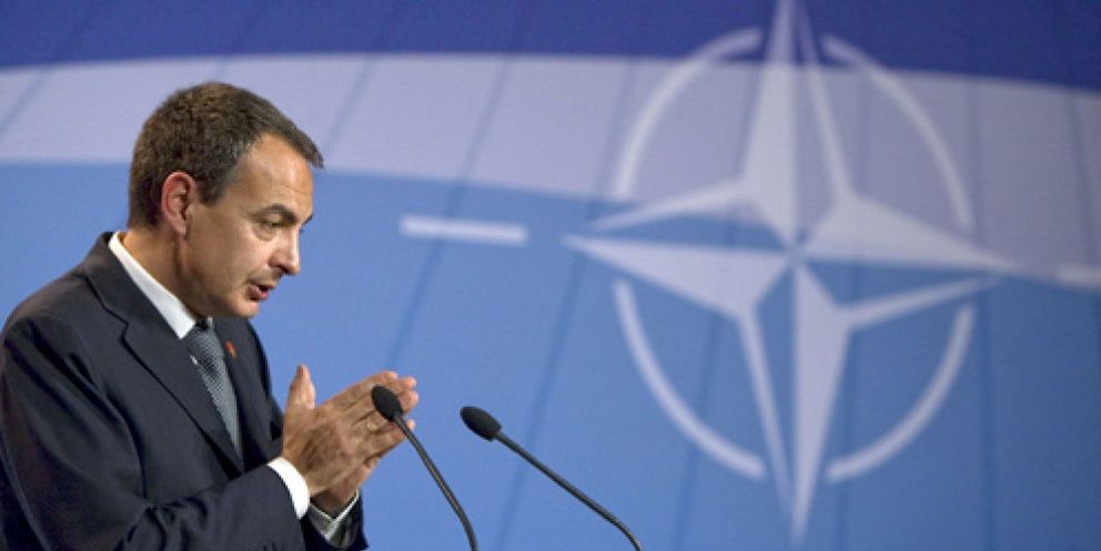 Foto: Giro belicista de Zapatero: mete a España en el escudo antimisiles que ideó Bush