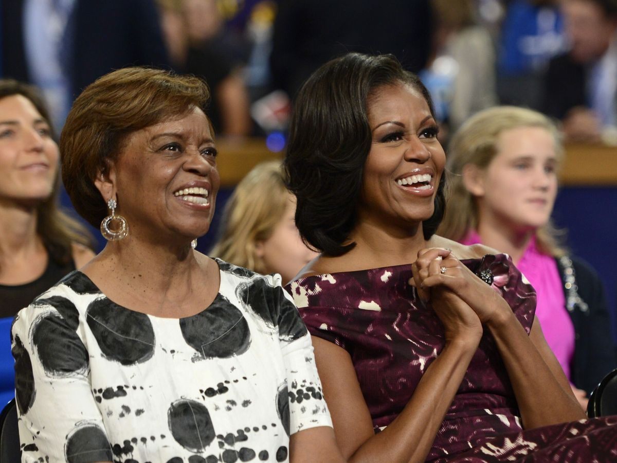 Foto: Michelle Obama y su madre, Marian Robinson, en un acto del Partido Demócrata. (EFE)
