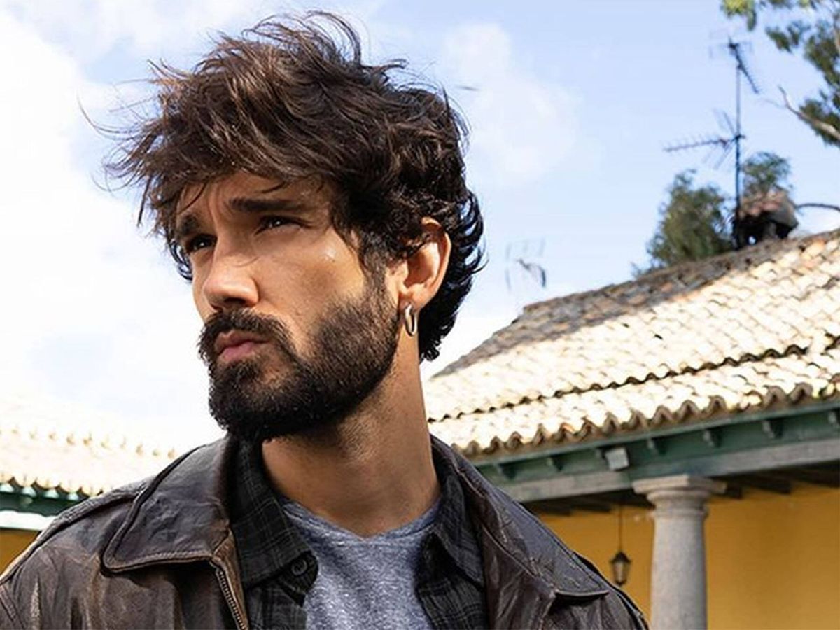 Foto: Oliver Ruano es Tirso en 'Dos vidas', de Televisión Española. (Instagram @oliverruano)