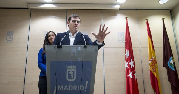 Foto: Albert Rivera durante una rueda de prensa en el Ayuntamiento de Madrid. (EFE)