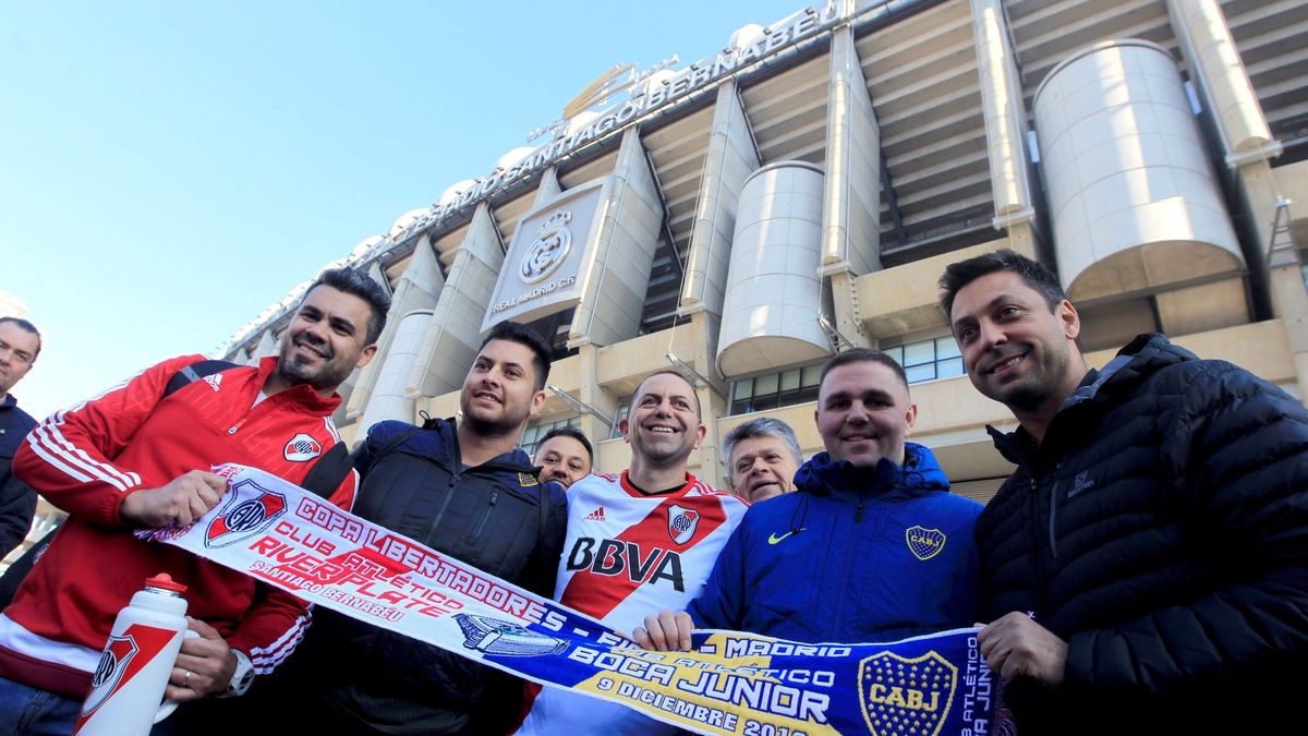 Los aficionados de Boca celebrarían la Copa Libertadores en Colón; los de River, en Sol
