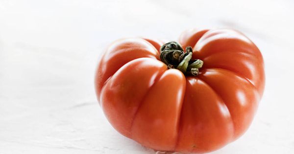 Foto: Pelar un tomate. (Snaps Fotografía)