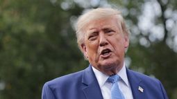 El Supremo de EEUU reactiva temporalmente la deportación de migrantes a terceros países