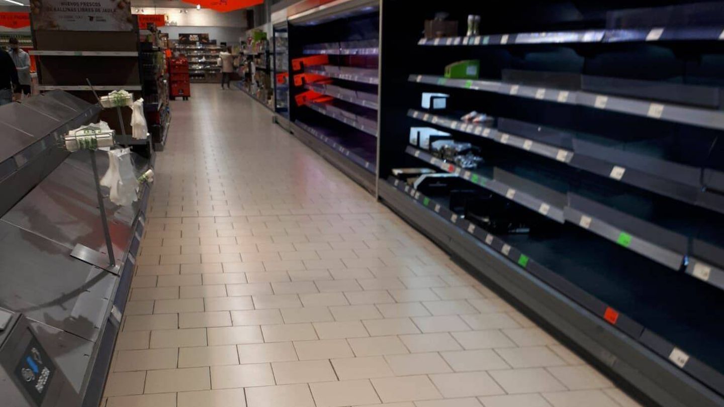Estado de un supermercado del distrito Este de la capital malagueña. (EC)