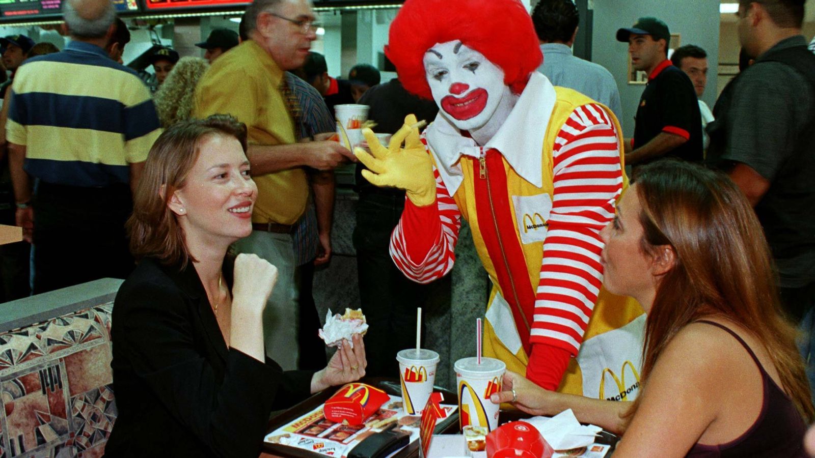 Foto: Ronald McDonald, el payaso encargado de felicitar a los premiados. (Reuters)