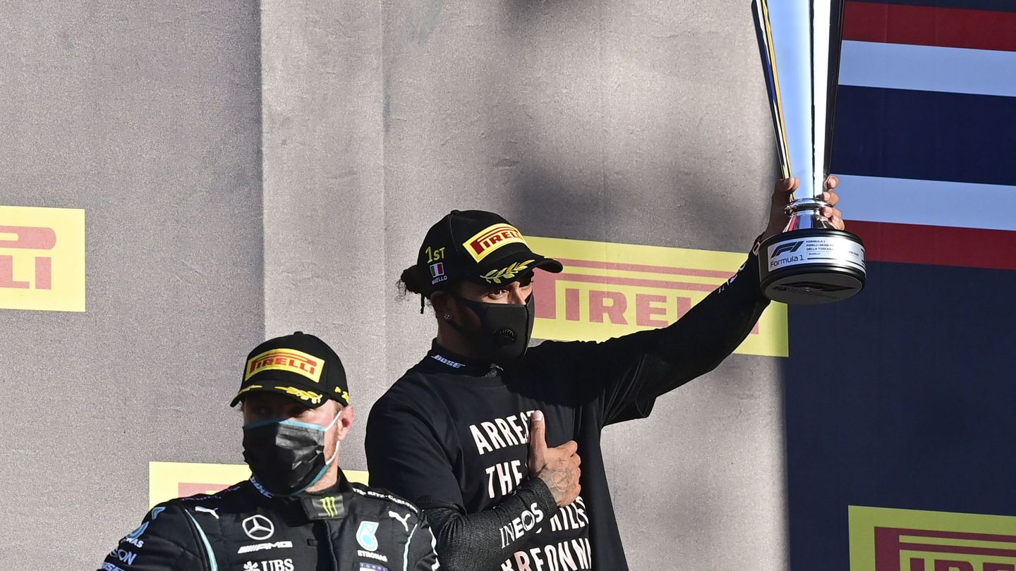 Lewis Hamilton, en el podio del Gp de la Toscana (EFE)