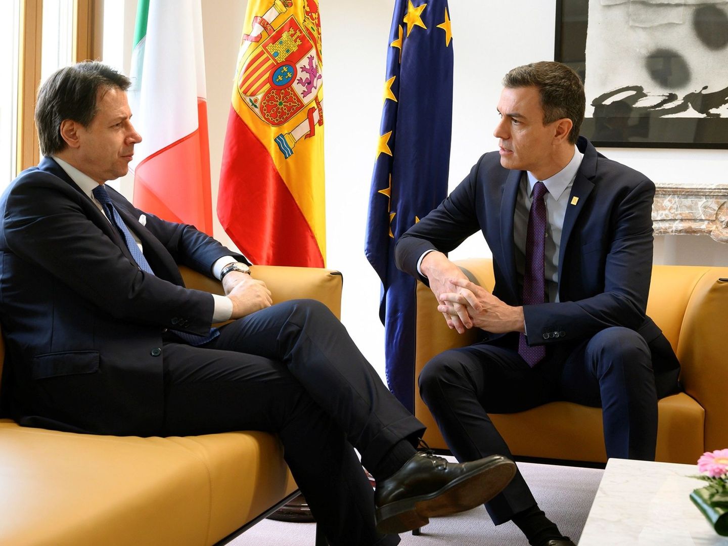 Pedro Sánchez junto al primer ministro italiano, Giuseppe Conte. (EFE)