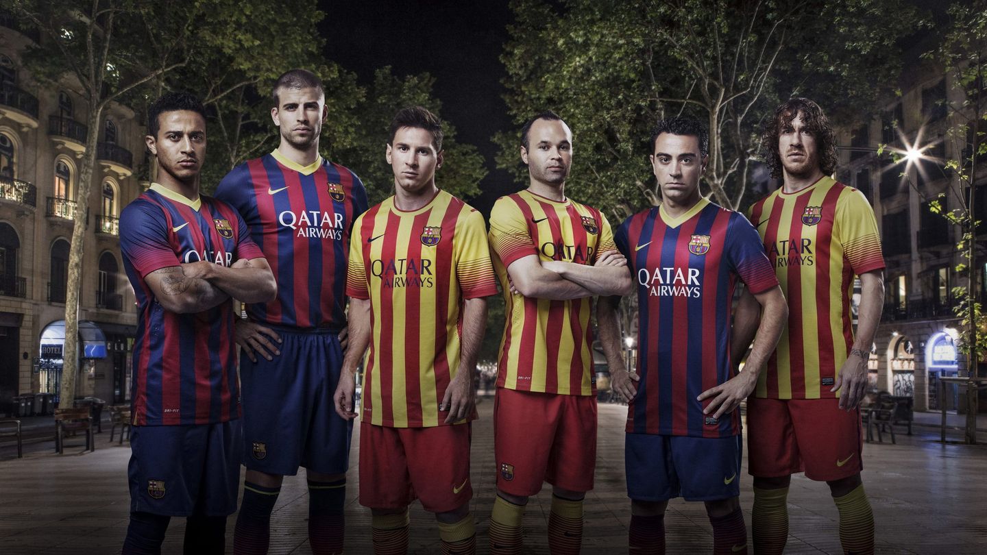 Thiago, Piqué, Iniesta, Messi, Xavi y Puyol, seis canteranos del Barça, con las camisetas de la 2013-14. 