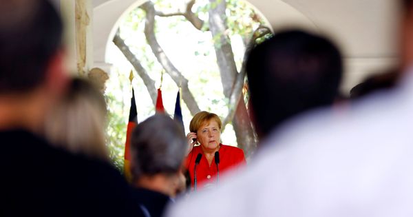 Foto: Angela Merkel se reúne con el presidente del Gobierno en Cádiz. (Reuters)