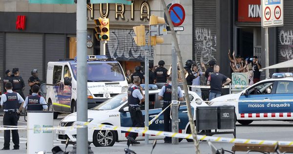 Foto: Despliegue policial en las Ramblas de Barcelona el pasado 17 de agosto. (Efe) 