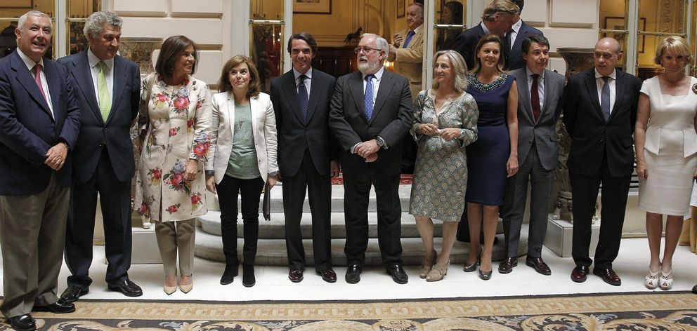 La buscada foto de la unidad en la familia del PP, pero sin Rajoy (EFE).
