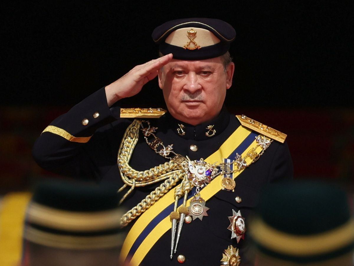 Foto: El sultán Ibrahim Iskandar en su proclamación como rey de Malasia. (EFE/EPA/Pool/Hasnoor Hussain)