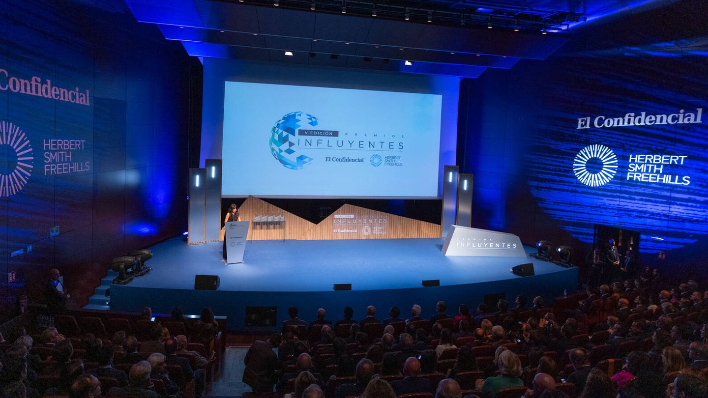El auditorio del Museo Reina Sofía en un momento de la V edición de los Premios Influyentes, ceremonia conducida por la periodista Marta Fernández. 