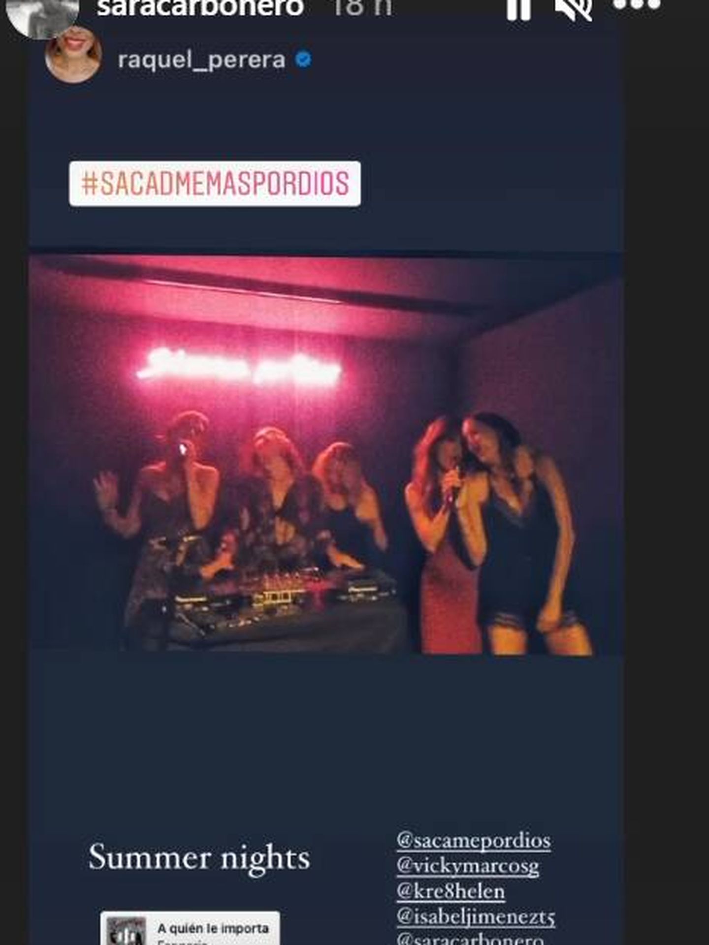 Sara Carbonero junto a Raquel Perera y un grupo de amigas en un karaoke de Madrid. (IG)
