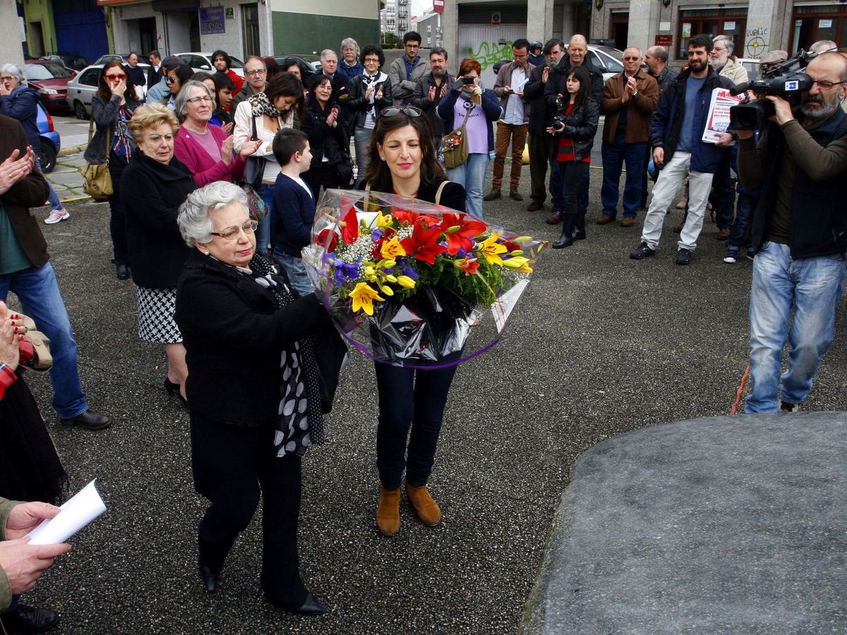 Foto: Yolanda Díaz en un homenaje a José Couso en Ferrol. (EFE/Kiko Delgado)