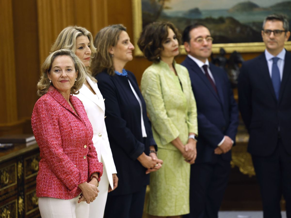 Foto: Los 22 ministros del nuevo Gobierno de Pedro Sánchez prometen sus cargos ante el rey Felipe VI. (EFE/Chema Moya)