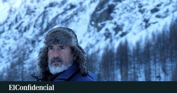 El español que más cerca ha grabado al lobo en libertad:  Matarlos no soluciona el problema, sin duda 