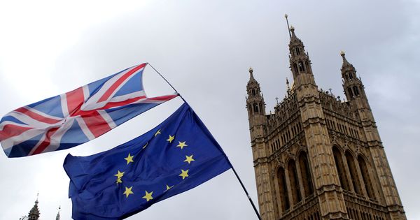 Foto: Las banderas de Reino Unido y la Unión Europea en Londres. (Reuters)