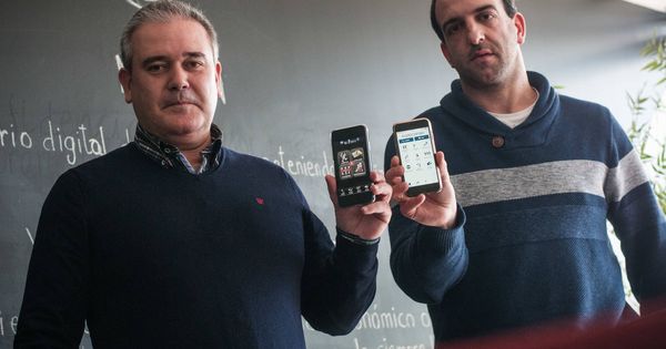 Foto: Javier Torres (izq.) y Juan Manuel Jimenez (dcha.) desarrollaron la aplicación en la que dicen que se basa AlertCops. (Carmen Castellón)
