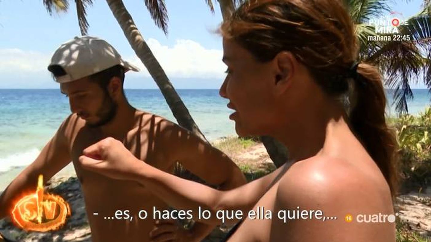 Mónica Hoyos criticando a Isabel Pantoja en 'Supervivientes'. (Telecinco)