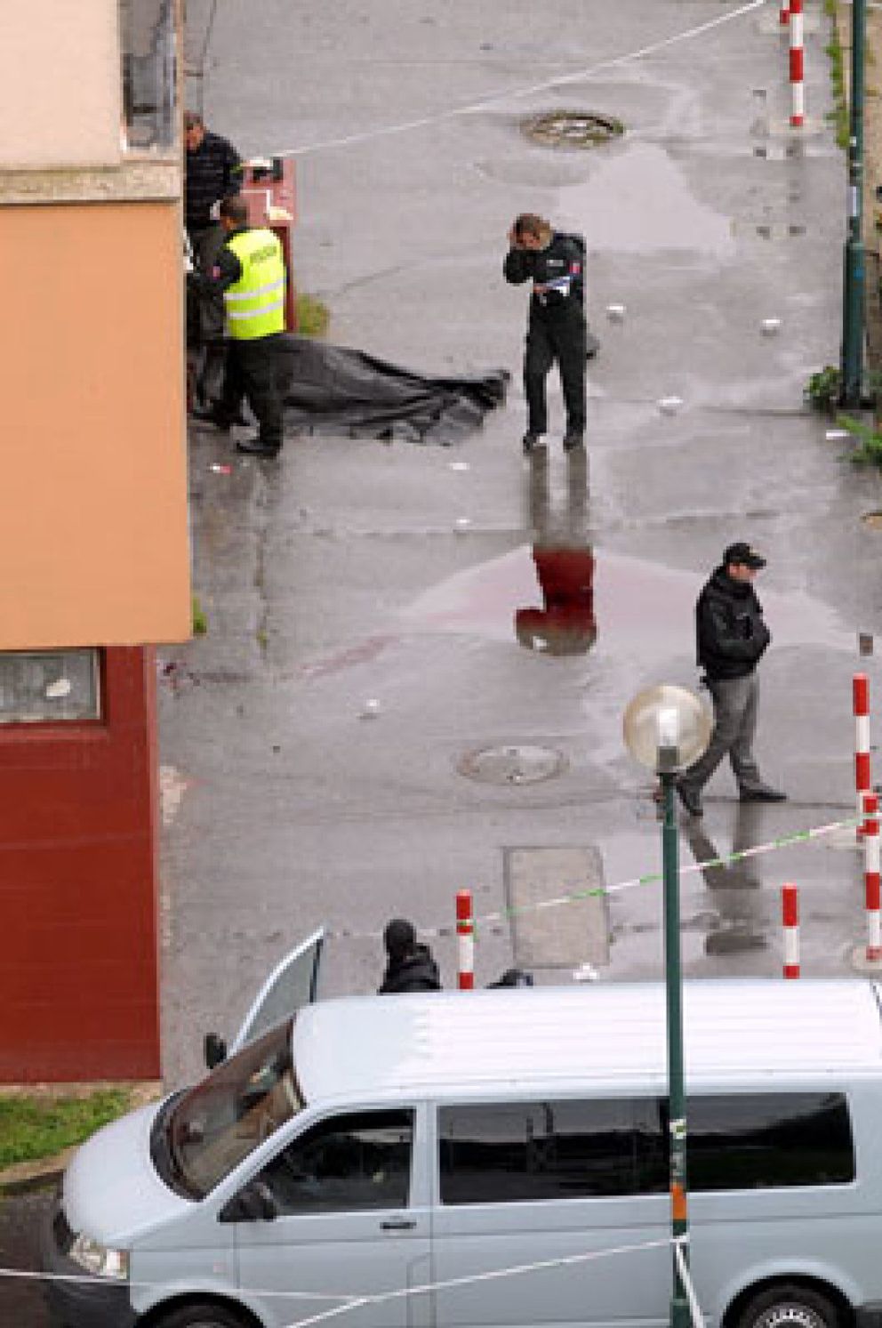 Foto: Un hombre mata a tiros siete personas y hiere a otras quince en Bratislava