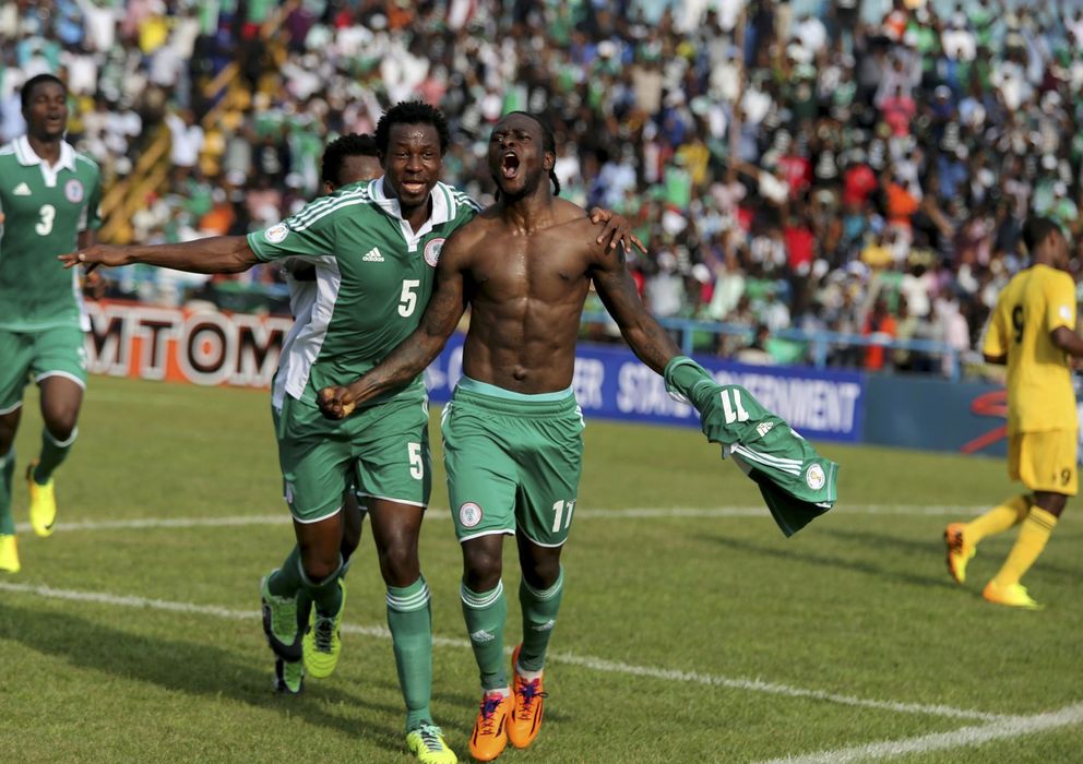 Foto: Victor moses celebra uno de los dos goles de Nigeria. (Efe). 