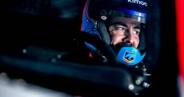 Foto: Alonso rodó con el Toyota Hilux en Polonia, y viajará al Gran Premio de Italia