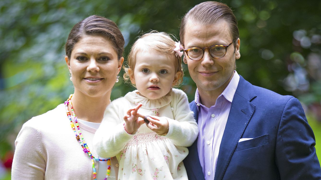 Foto: La familia heredera de Suecia celebrando el 37 cumpleaños de Victoria (Gtres)
