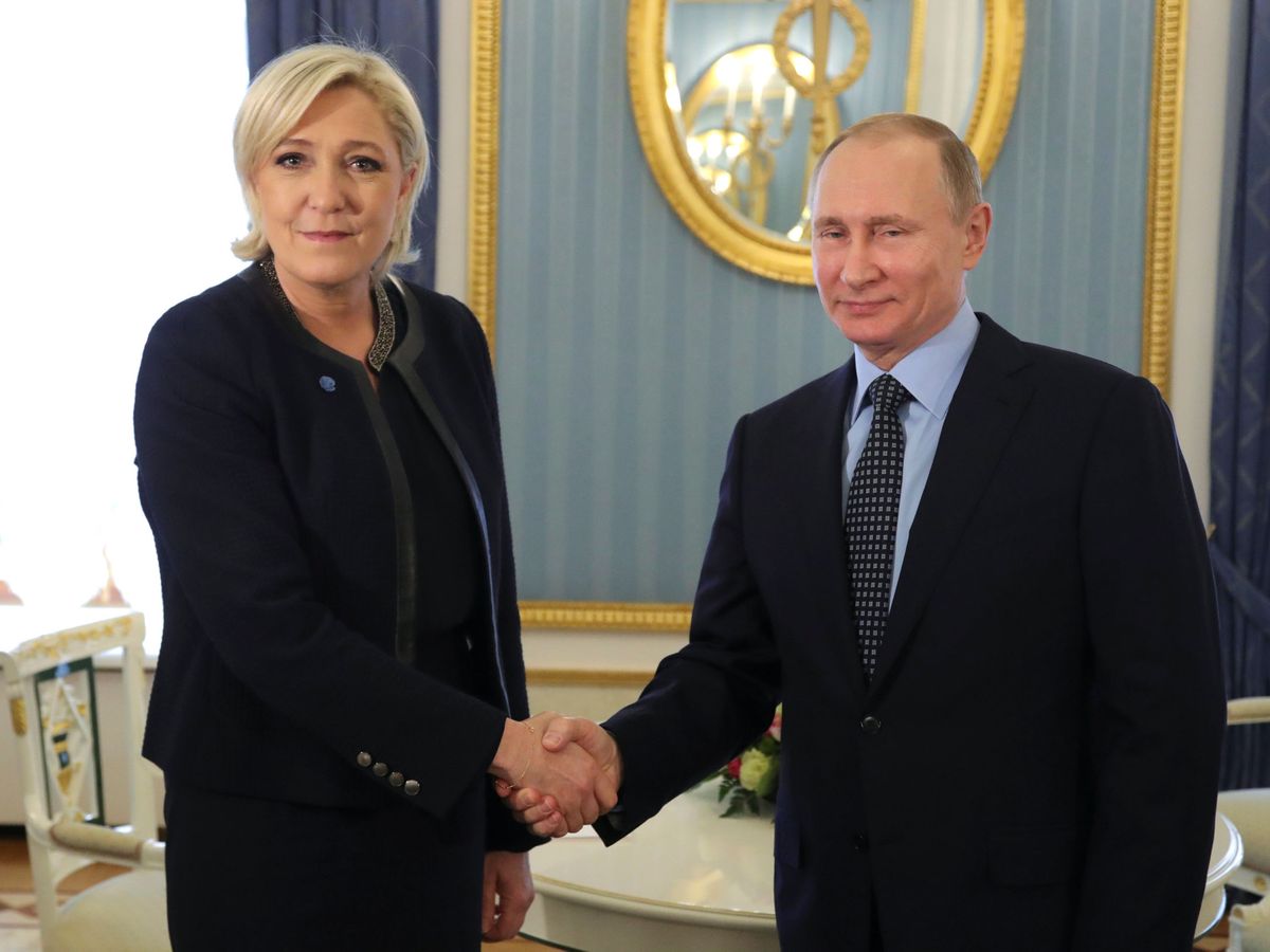 Foto: La líder francesa del partido Frente Nacional, Marine Le Pen, y el presidente de Rusia, Vladímir Putin. (EFE)