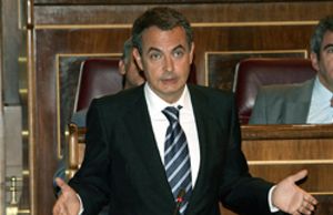 Zapatero resta importancia a las amenazas de ETA y 'blinda' el proceso frente a la 'kale borroka'
