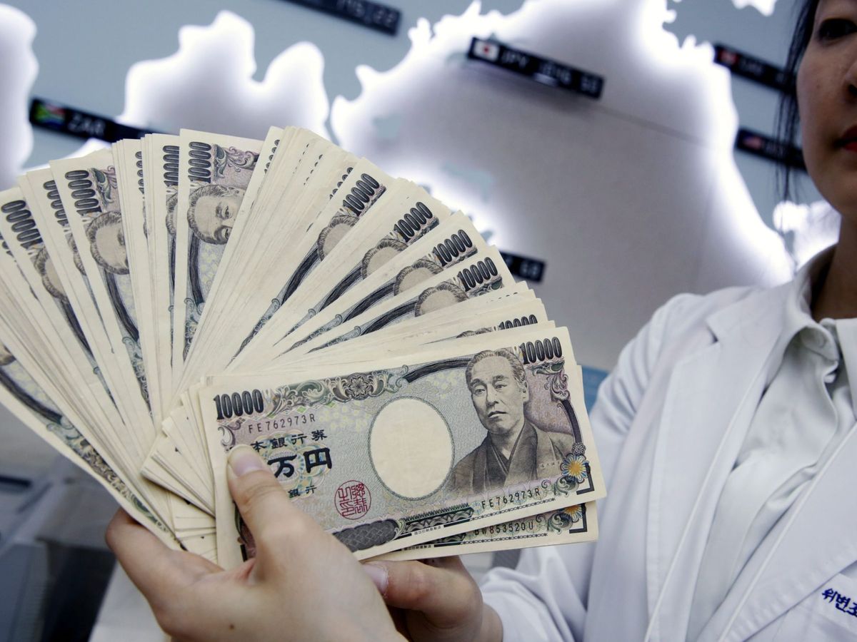 Foto: Billetes de yenes japoneses. (EFE/Jeon Heon-Kyun)