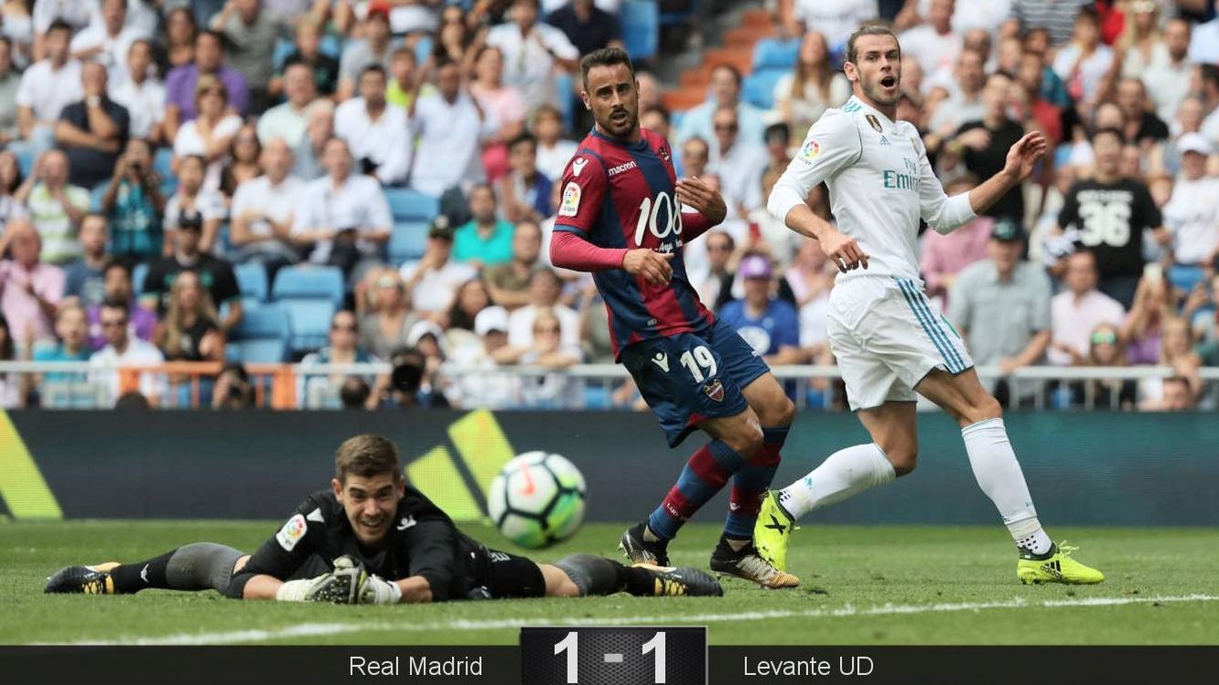 Foto: Bale se lamenta tras una ocasión fallada durante el Real Madrid-Levante. (Reuters)