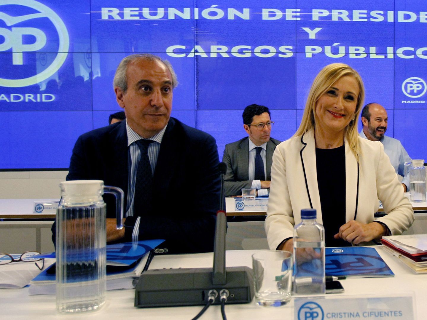 Cristina Cifuentes con el hoy secretario general del PP madrileño, Juan Carlos Vera. (EFE)