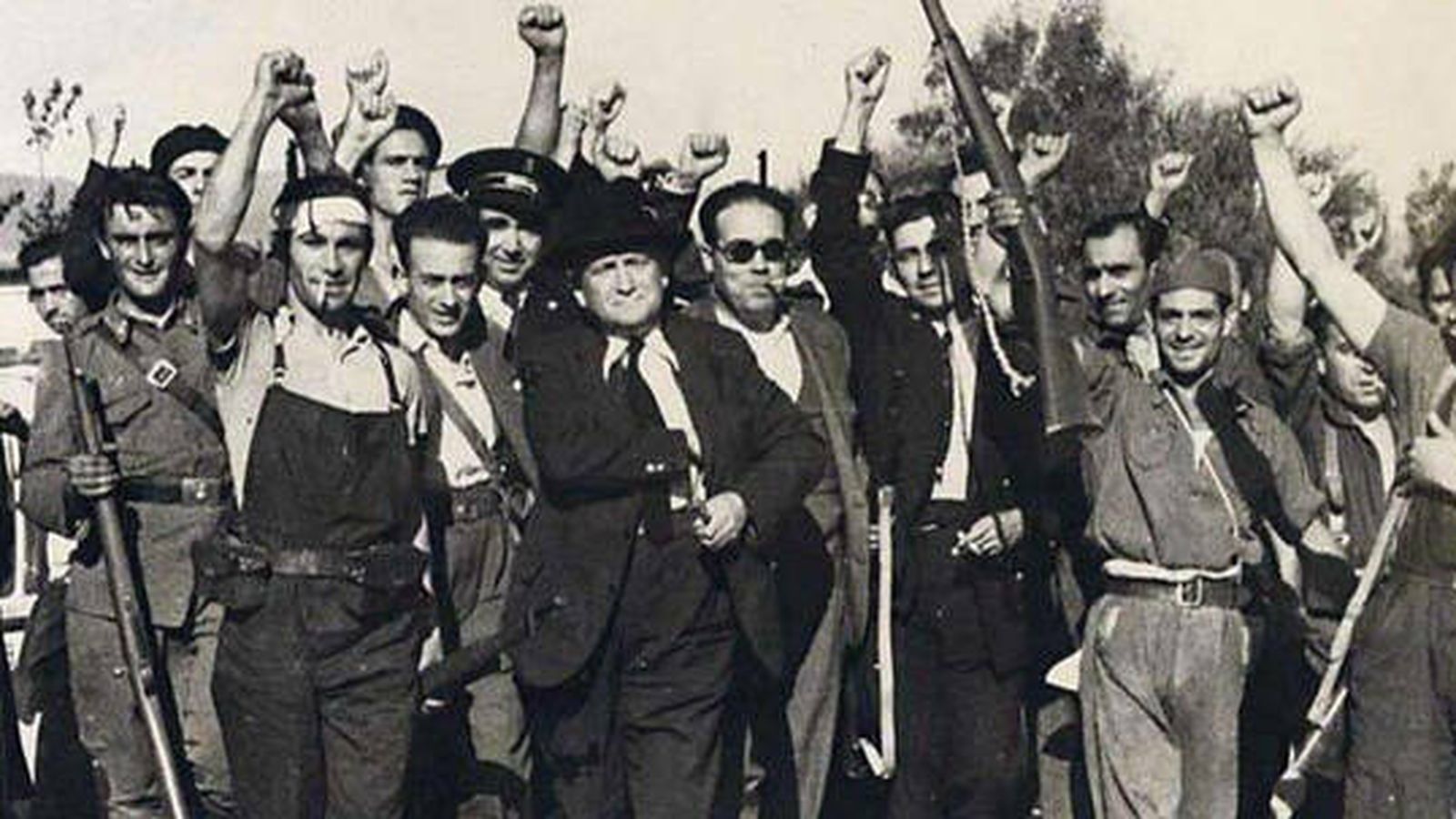 Largo Caballero con milicianos en 1936.