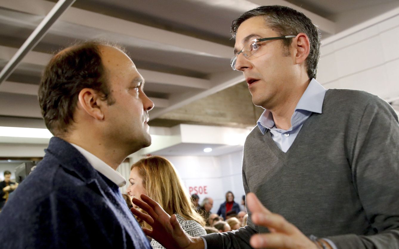 Eduardo Madina y José Carlos Díez, coordinadores de la ponencia marco del 39º Congreso del PSOE. (EFE)