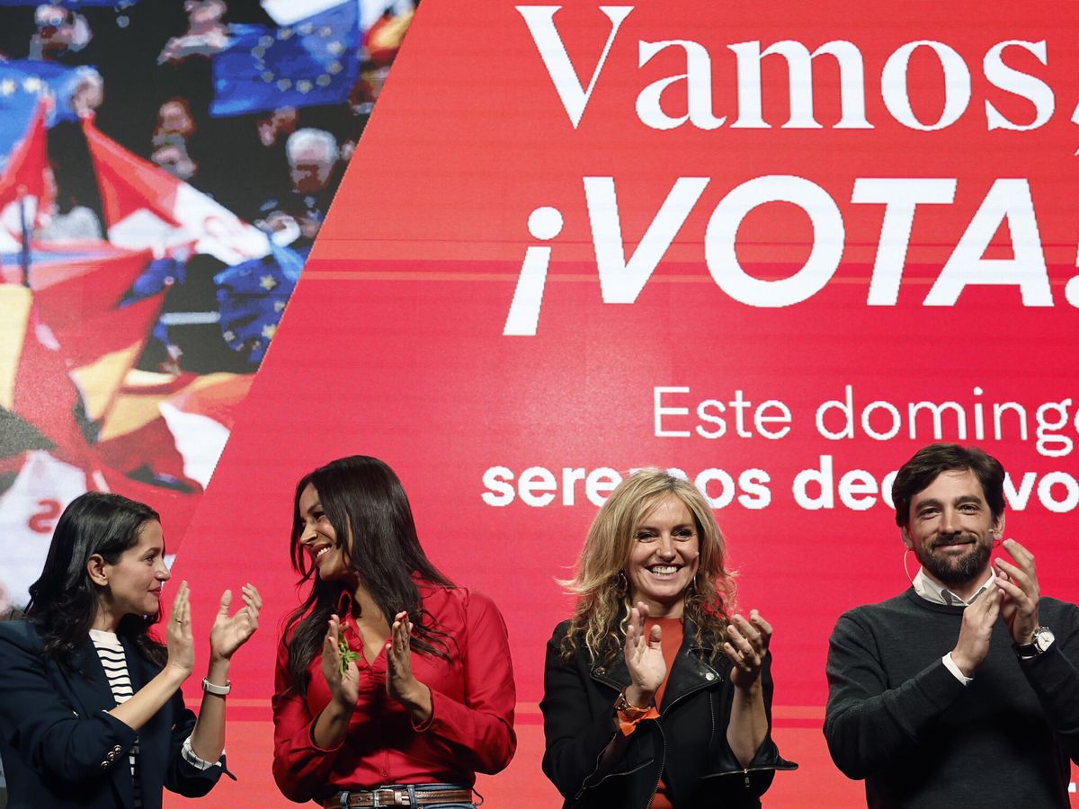 Foto: Acto de campaña con la participación de Inés Arrimadas, Begoña Villacís, Patricia Guasp y Adrián Vázquez (EFE/Sergio Pérez)