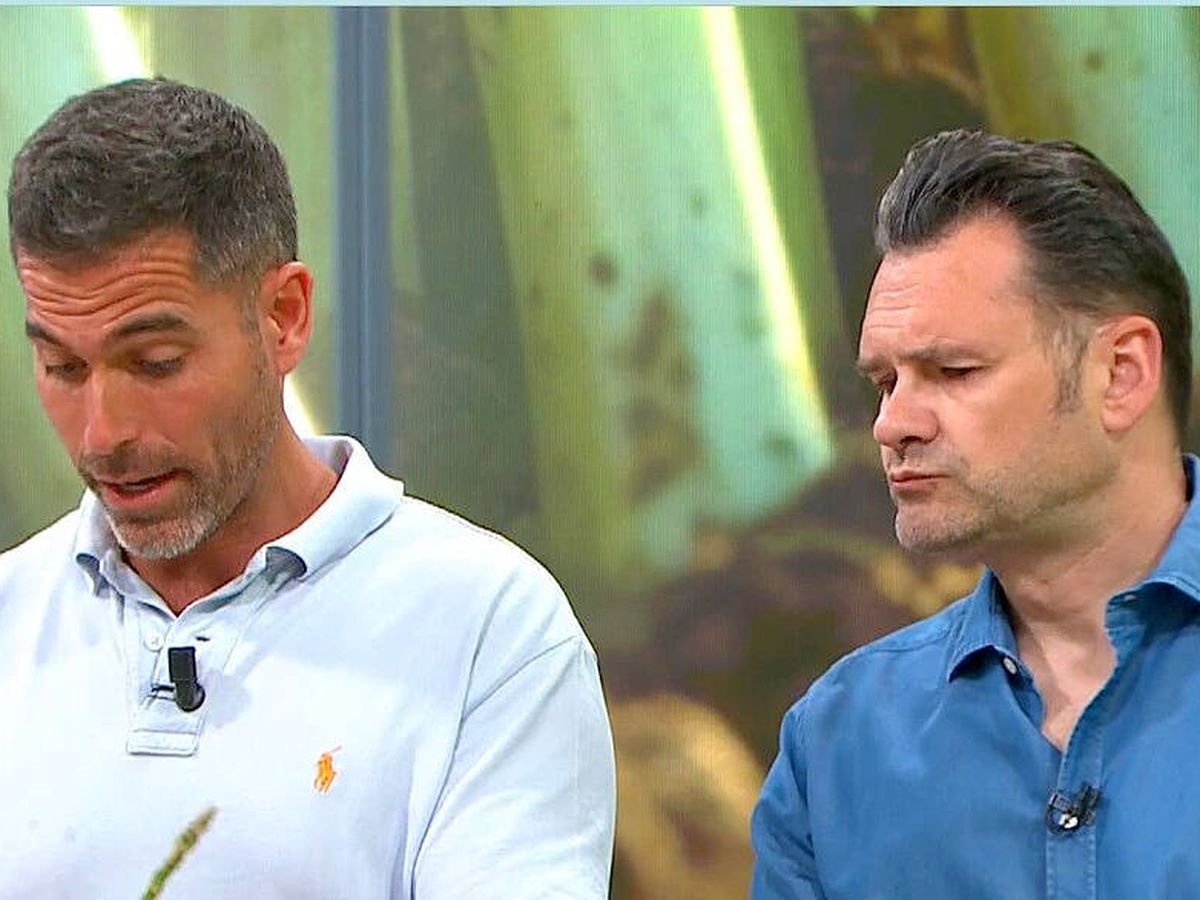 Foto: Pablo Ojeda e Iñaki López en 'Más vale tarde'. (Atresmedia Televisión)