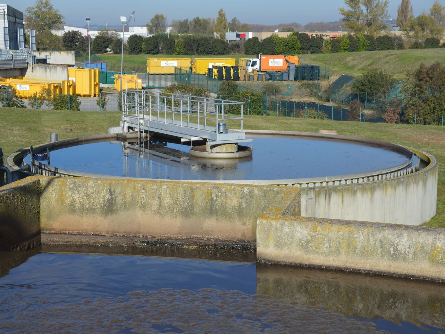 El tratamiento de las aguas residuales es otro de los puntos flacos de España a ojos de la Comisión Europea. EFE